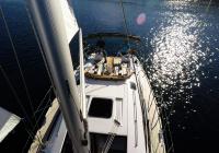 bateau à voile pont en teck cockpit voilier elan 45 impression volants